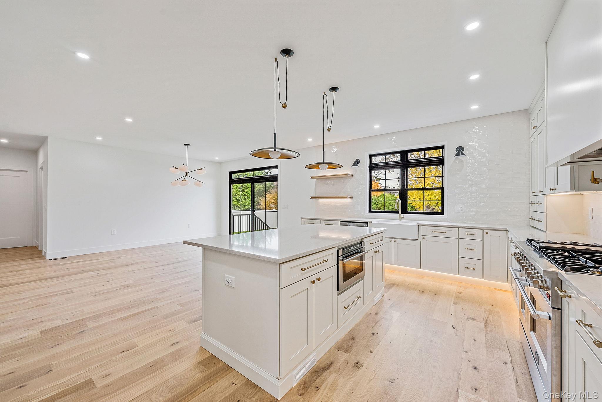 #13 photo, 2542 Lefferts Place, Bellmore , NY 11710