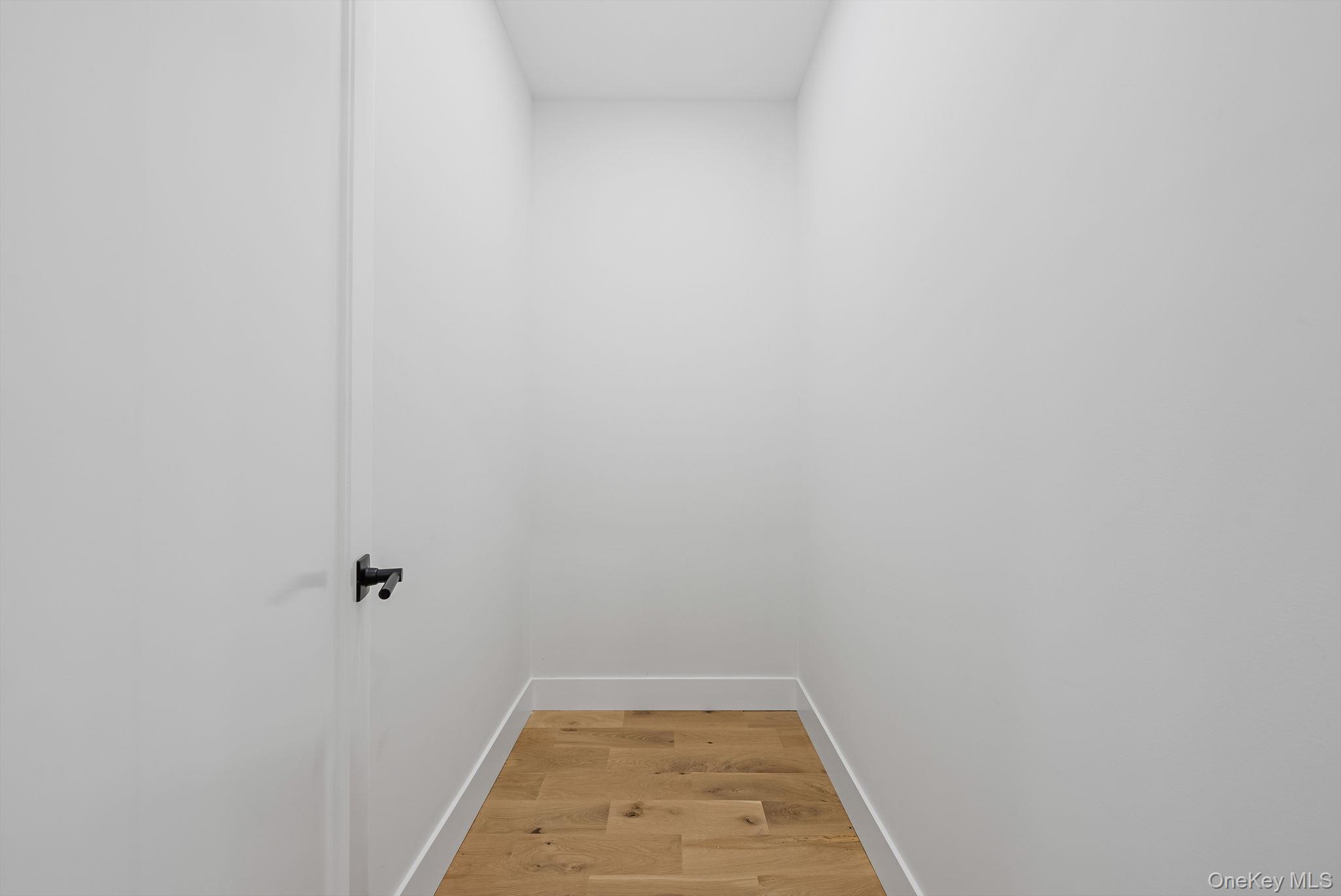 #17 photo, 2542 Lefferts Place, Bellmore , NY 11710