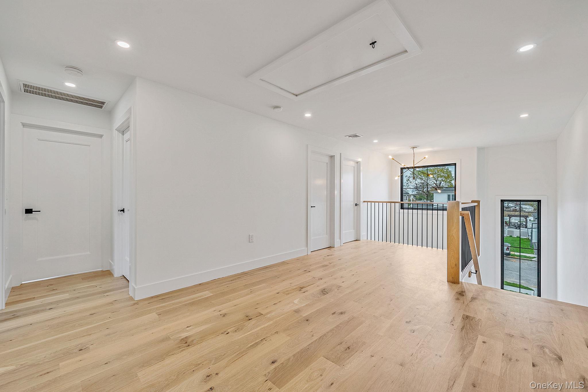 #19 photo, 2542 Lefferts Place, Bellmore , NY 11710