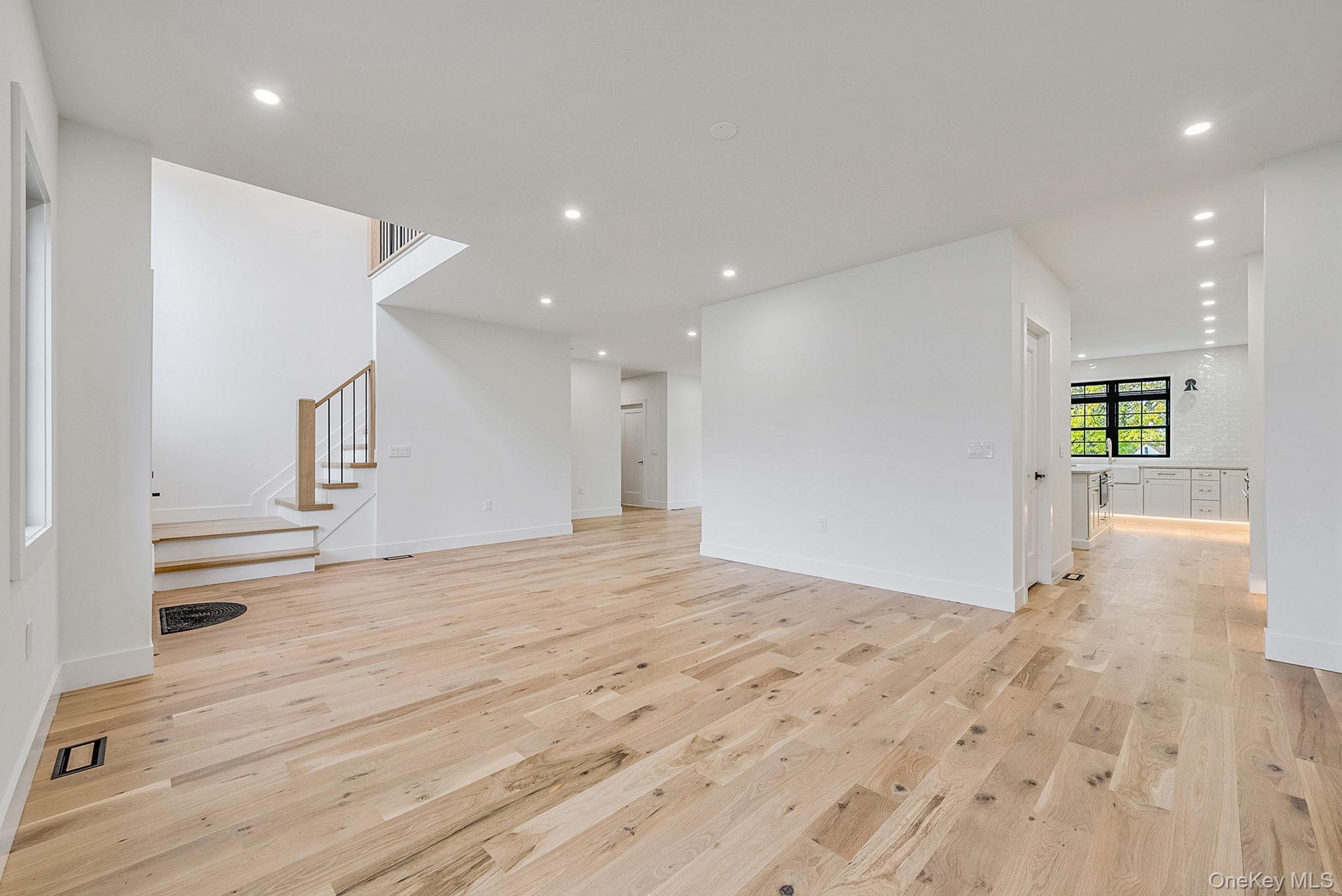 #3 photo, 2542 Lefferts Place, Bellmore , NY 11710