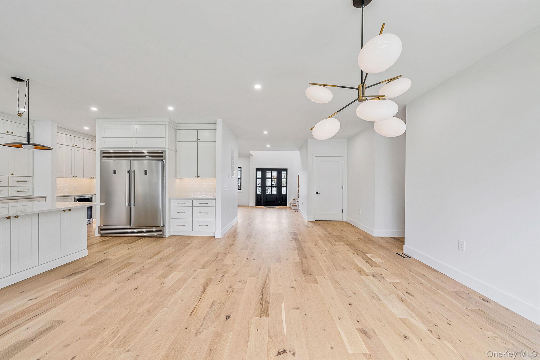 #7 photo, 2542 Lefferts Place, Bellmore , NY 11710