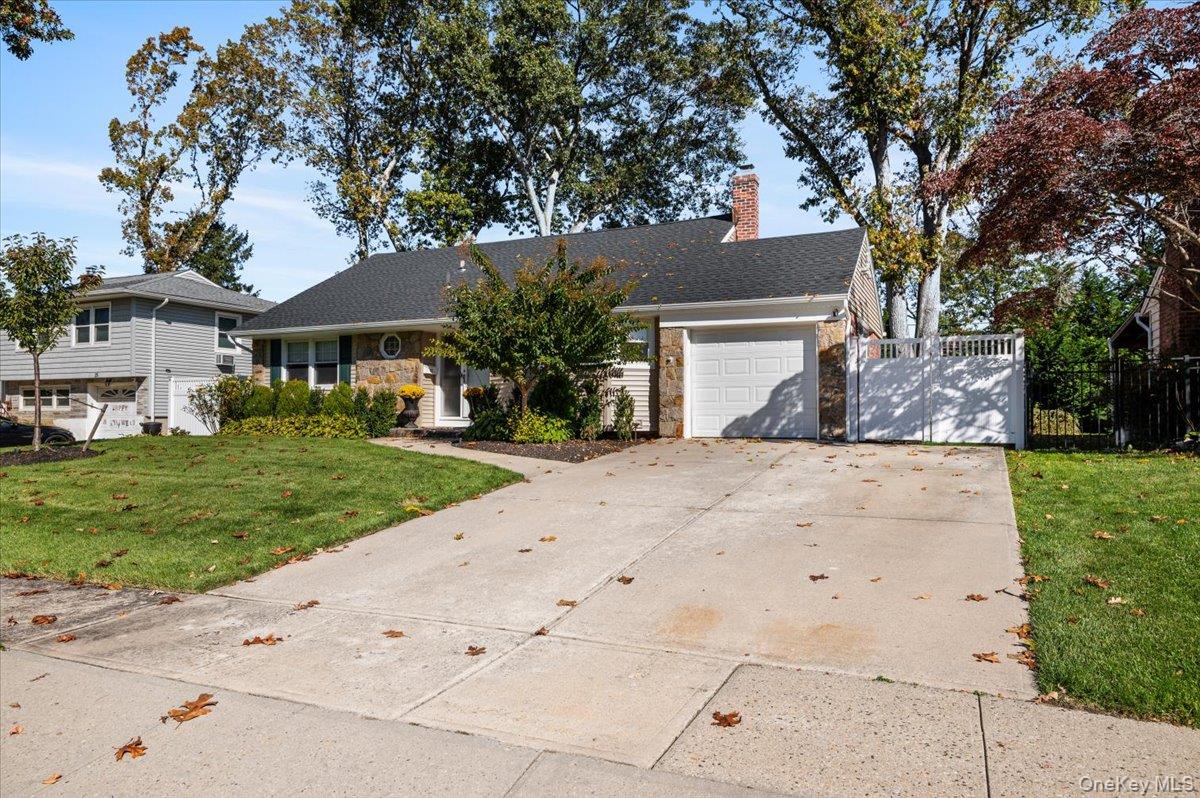 #2 photo, 23 Mahan Road, Old Bethpage , NY 11804