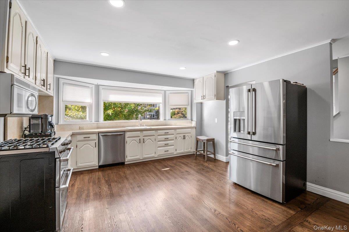 #5 photo, 23 Mahan Road, Old Bethpage , NY 11804