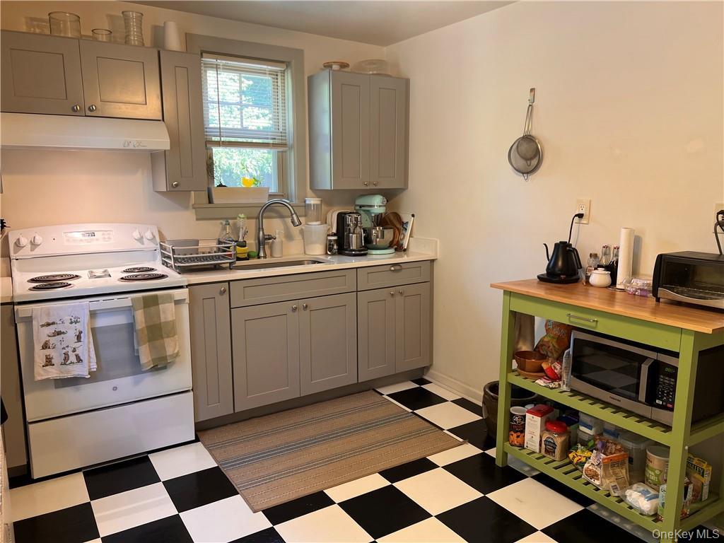 #3 photo, 14 Old Glenham Road, Beacon , NY 12508