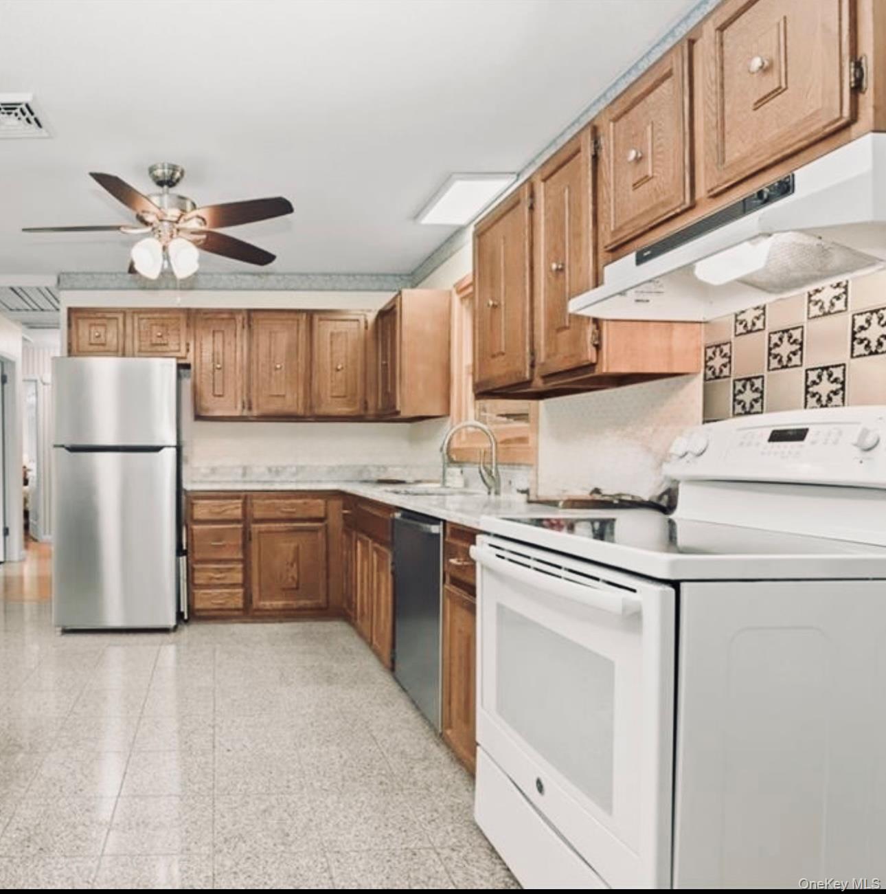 #5 photo, 10 Mimosa Street, Lake Peekskill , NY 10537