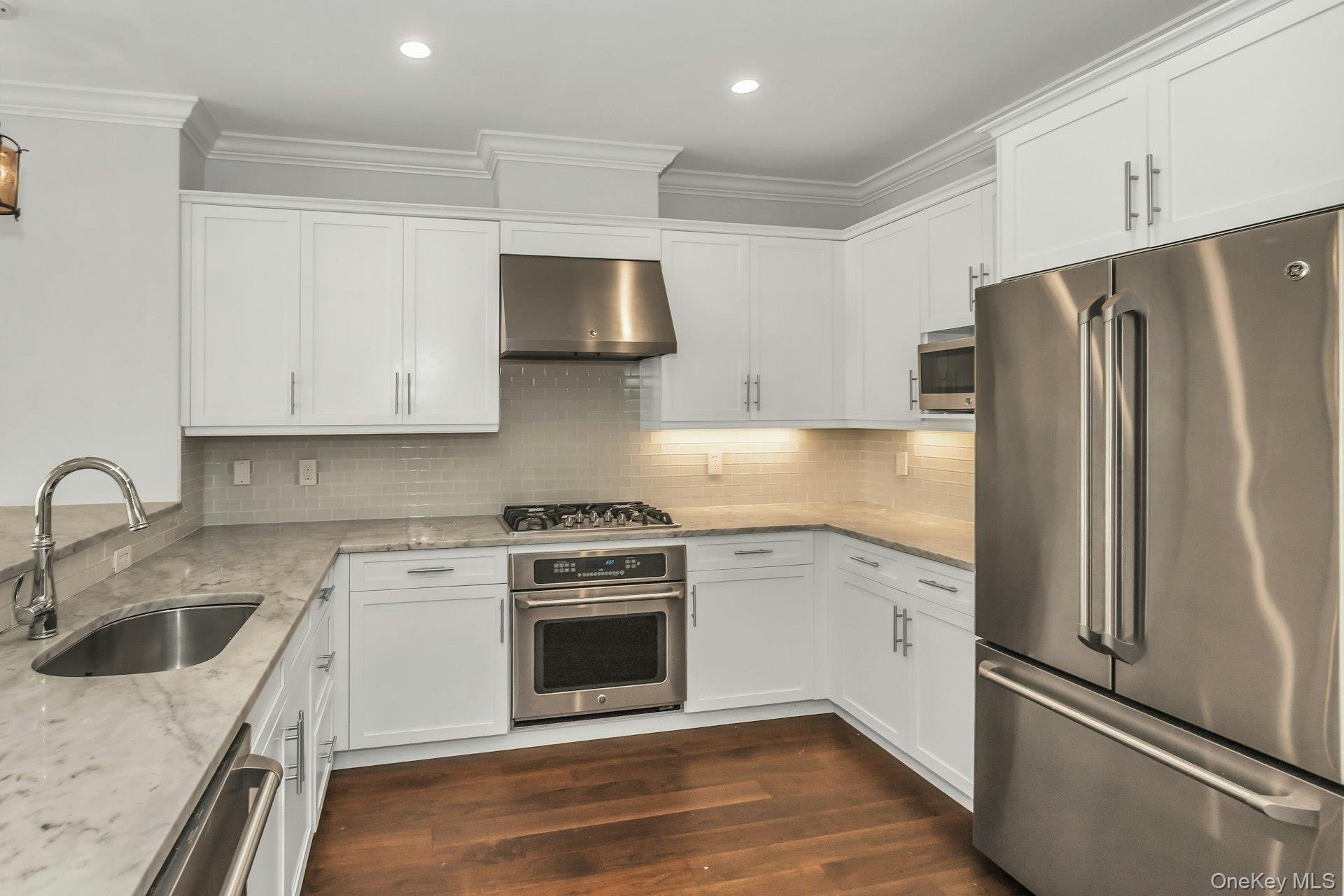 #13 photo, 301 Franklin Avenue, Garden City , NY 11530