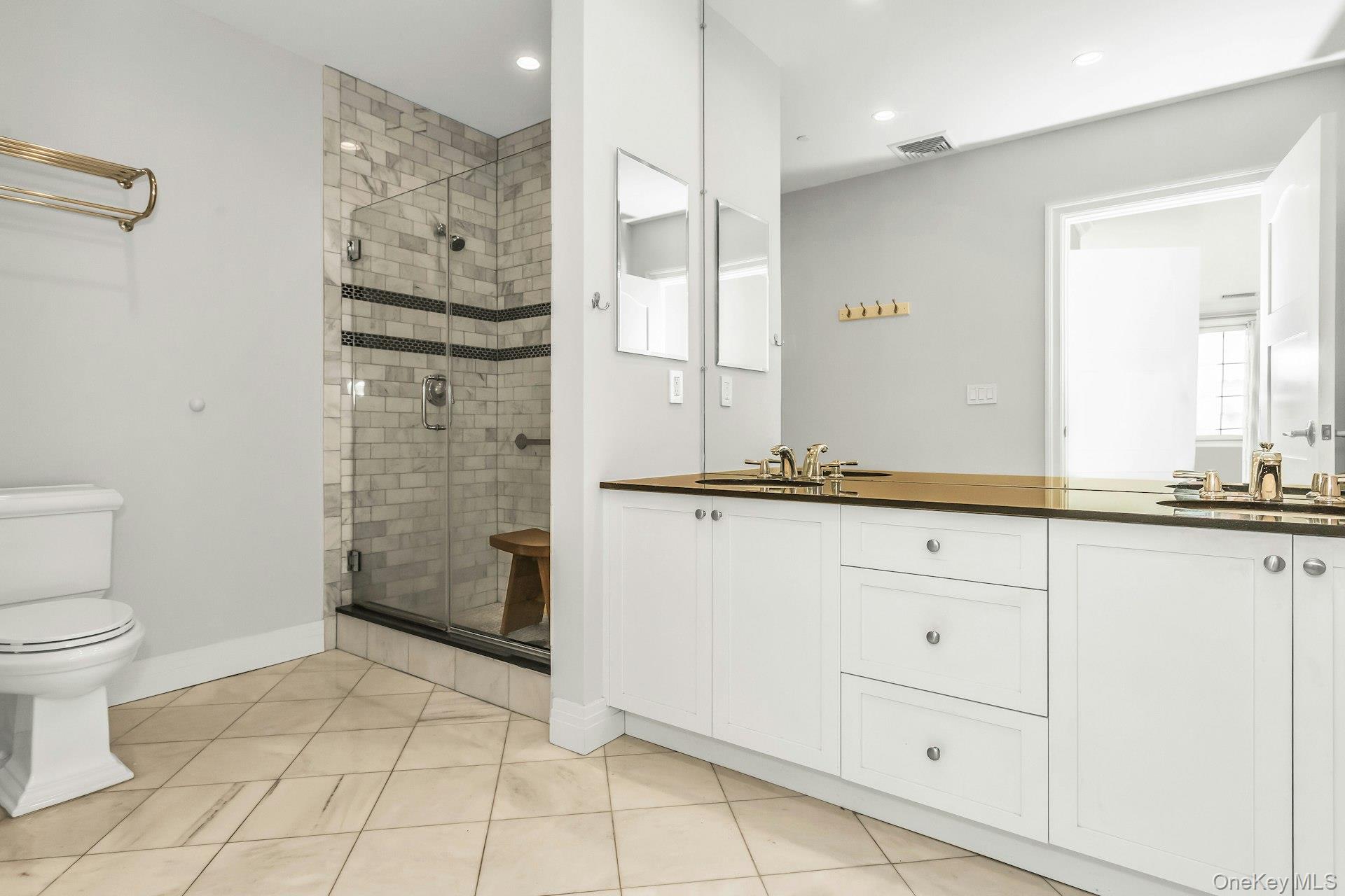 #18 photo, 301 Franklin Avenue, Garden City , NY 11530