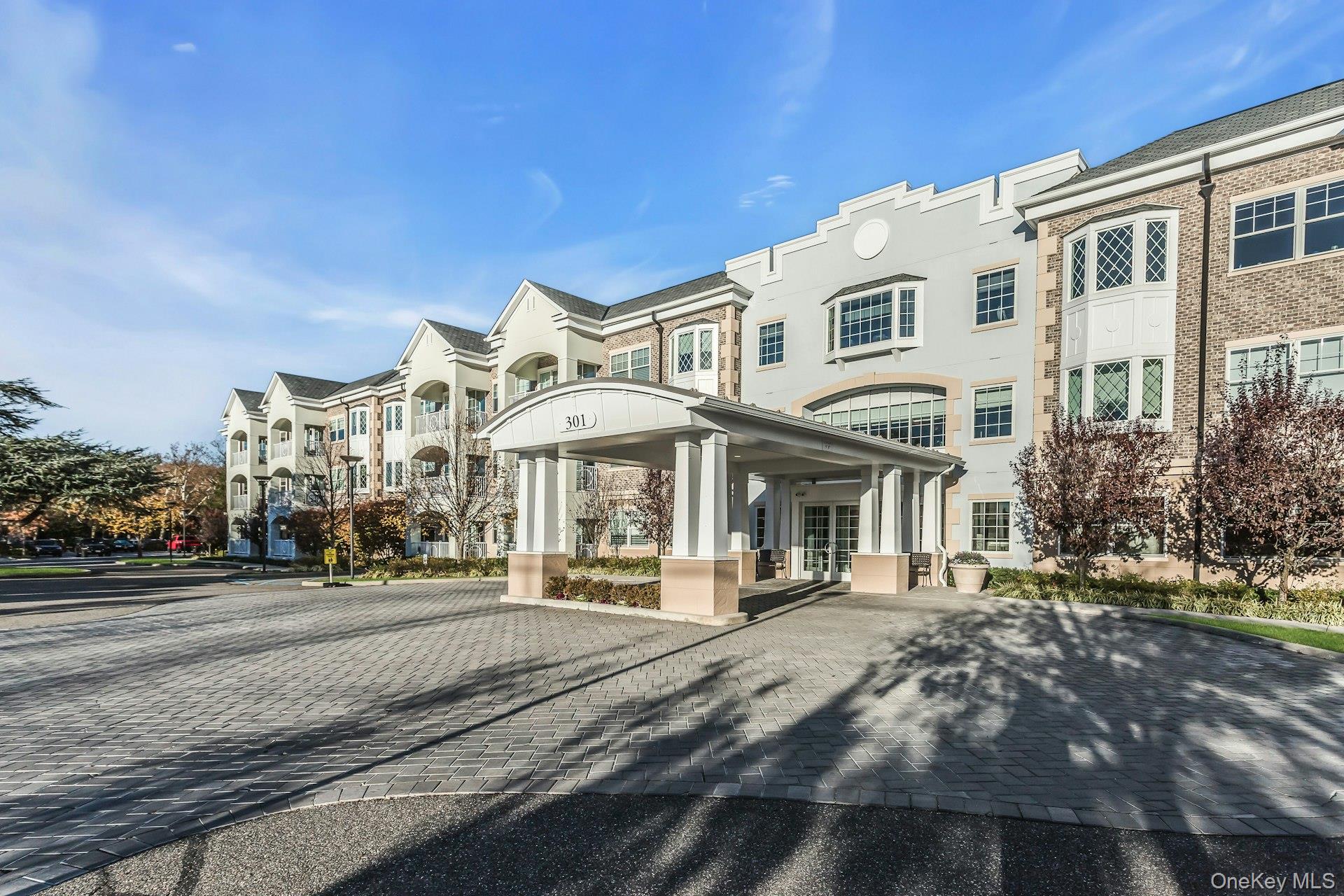 #3 photo, 301 Franklin Avenue, Garden City , NY 11530