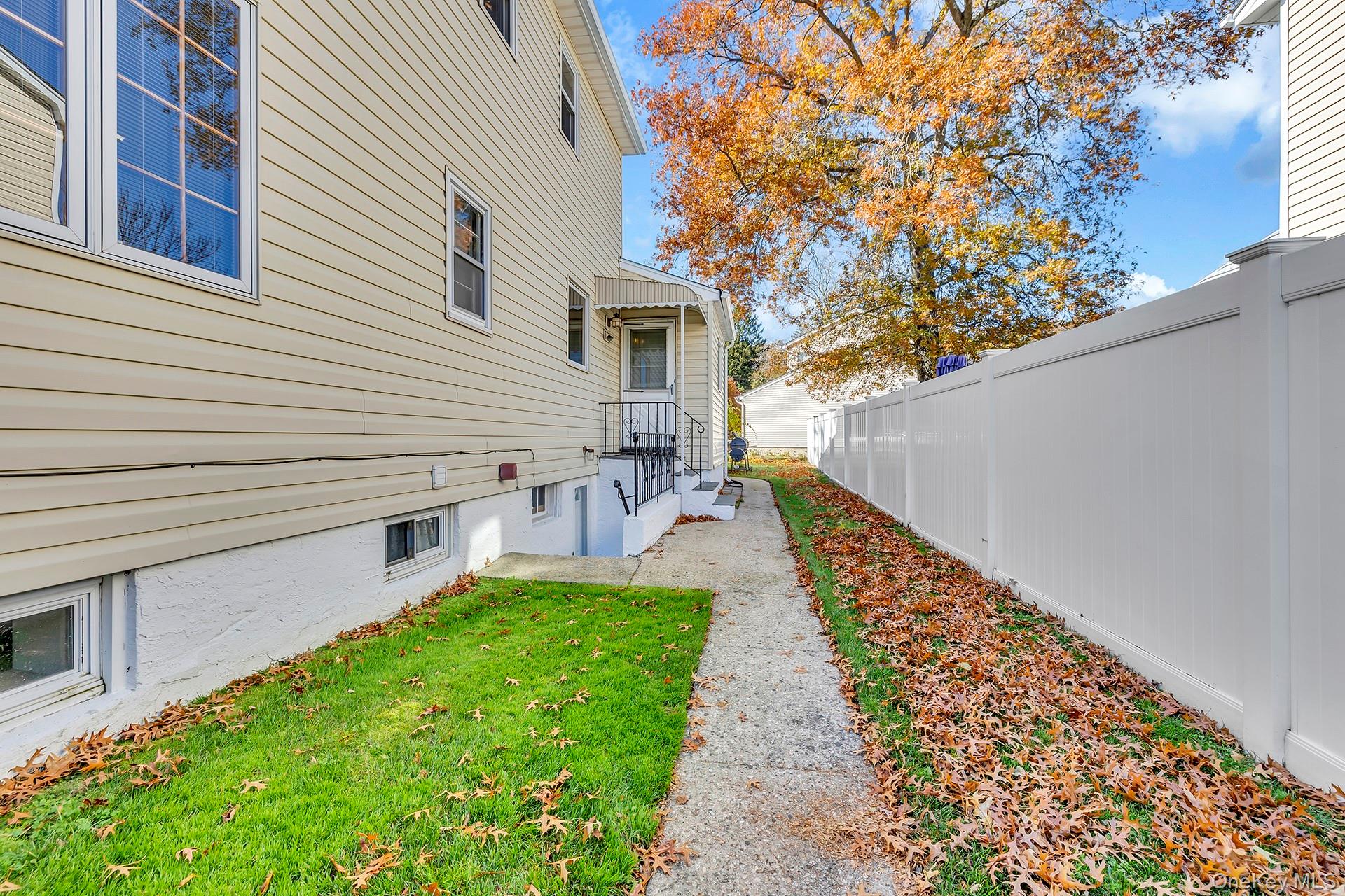 #19 photo, 155 Fairview Road, Farmingdale , NY 11735