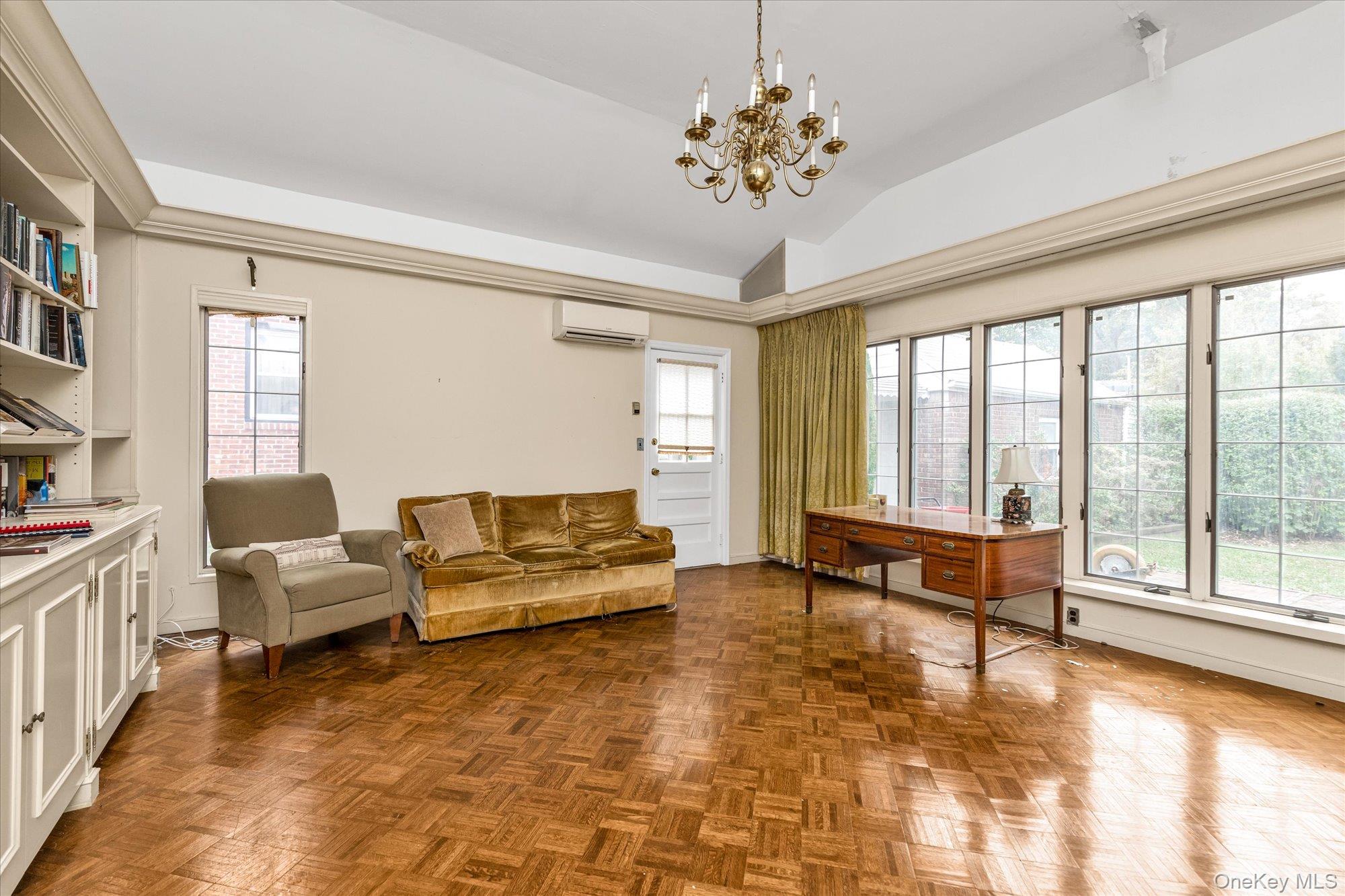 #10 photo, 47-44 Glenwood Street, Little Neck , NY 11362