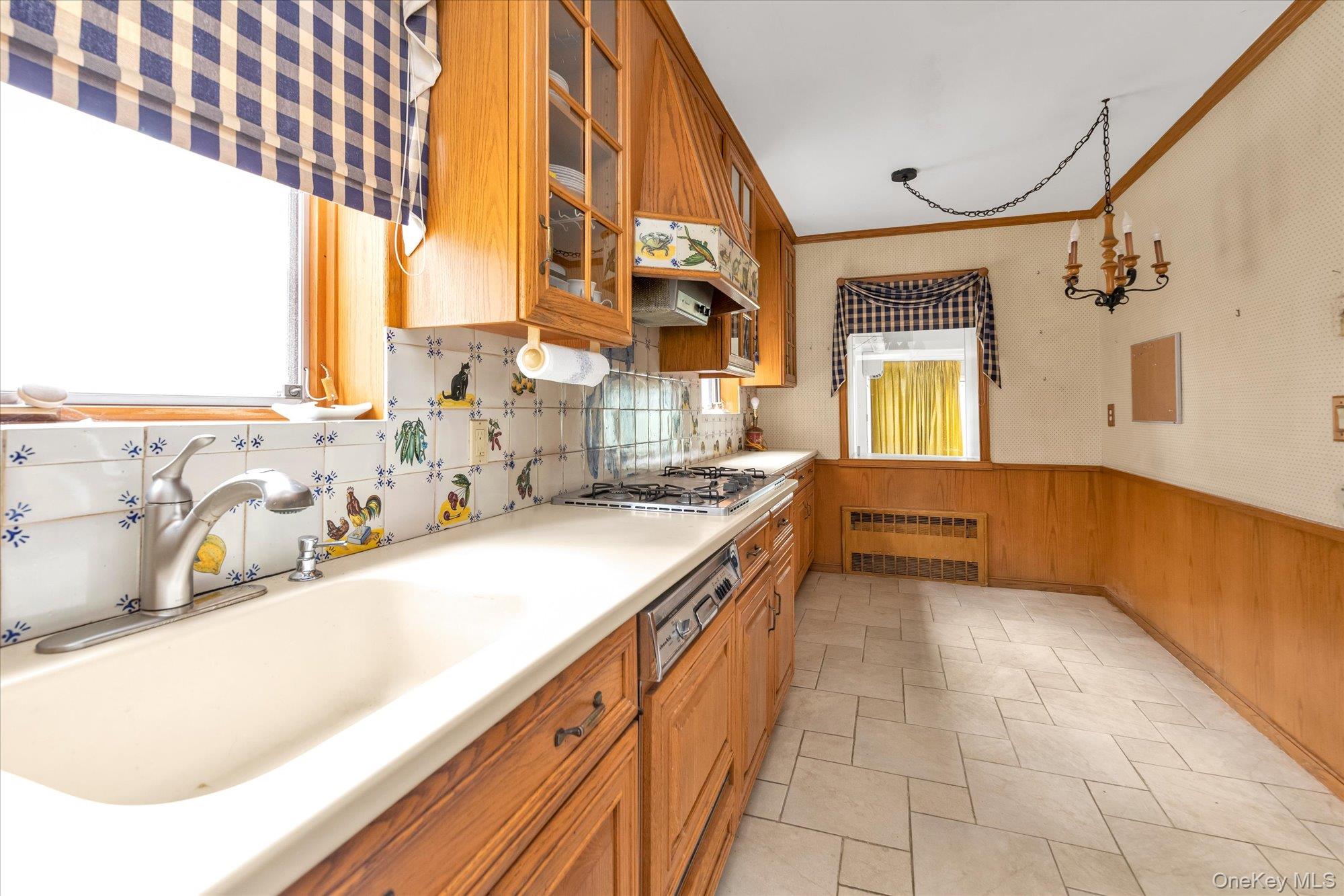 #8 photo, 47-44 Glenwood Street, Little Neck , NY 11362