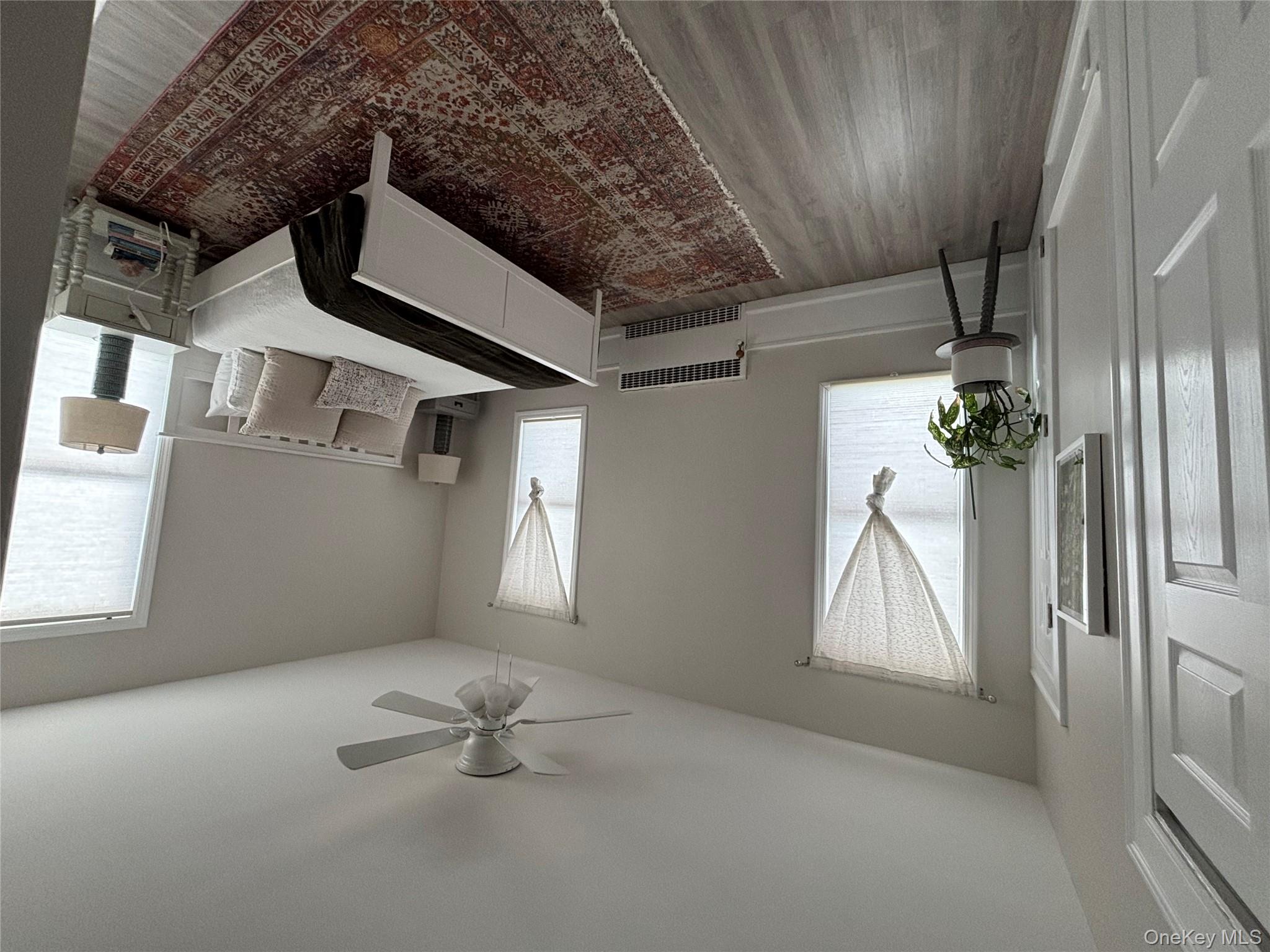 #13 photo, 412 W Hudson Street, Long Beach , NY 11561