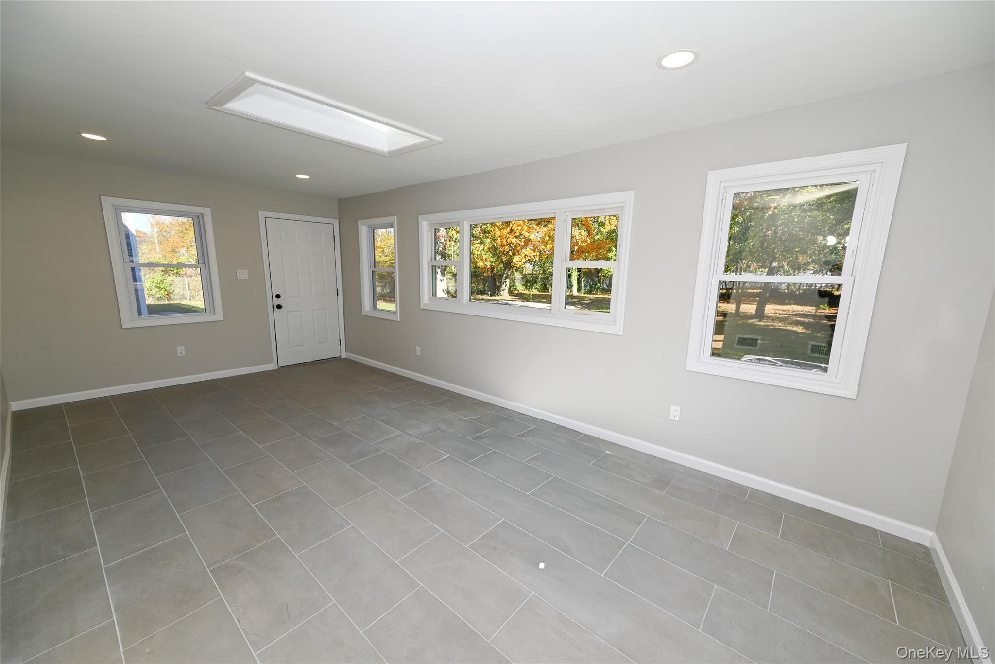 #10 photo, 124 Willett Place, Roosevelt , NY 11575