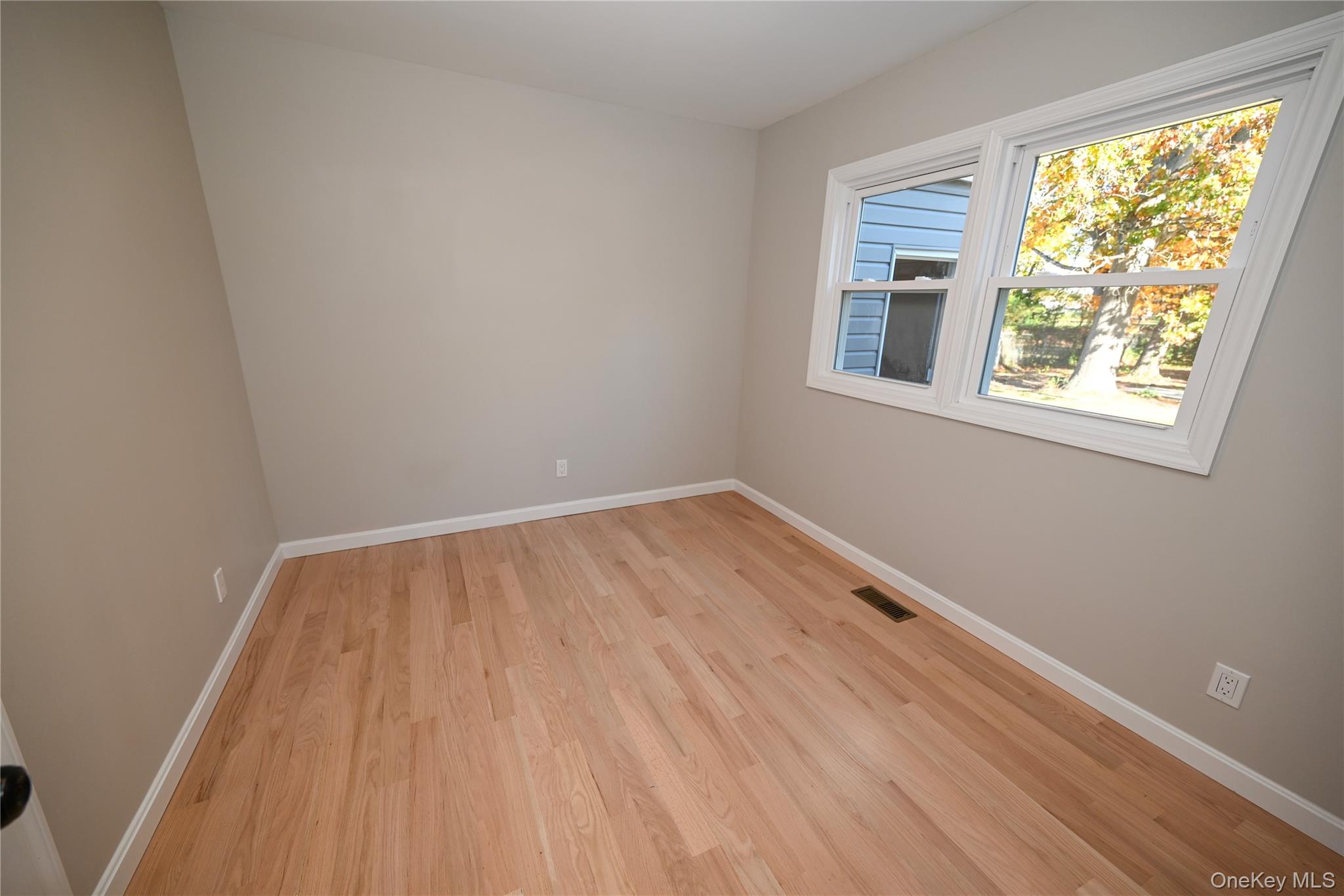 #12 photo, 124 Willett Place, Roosevelt , NY 11575