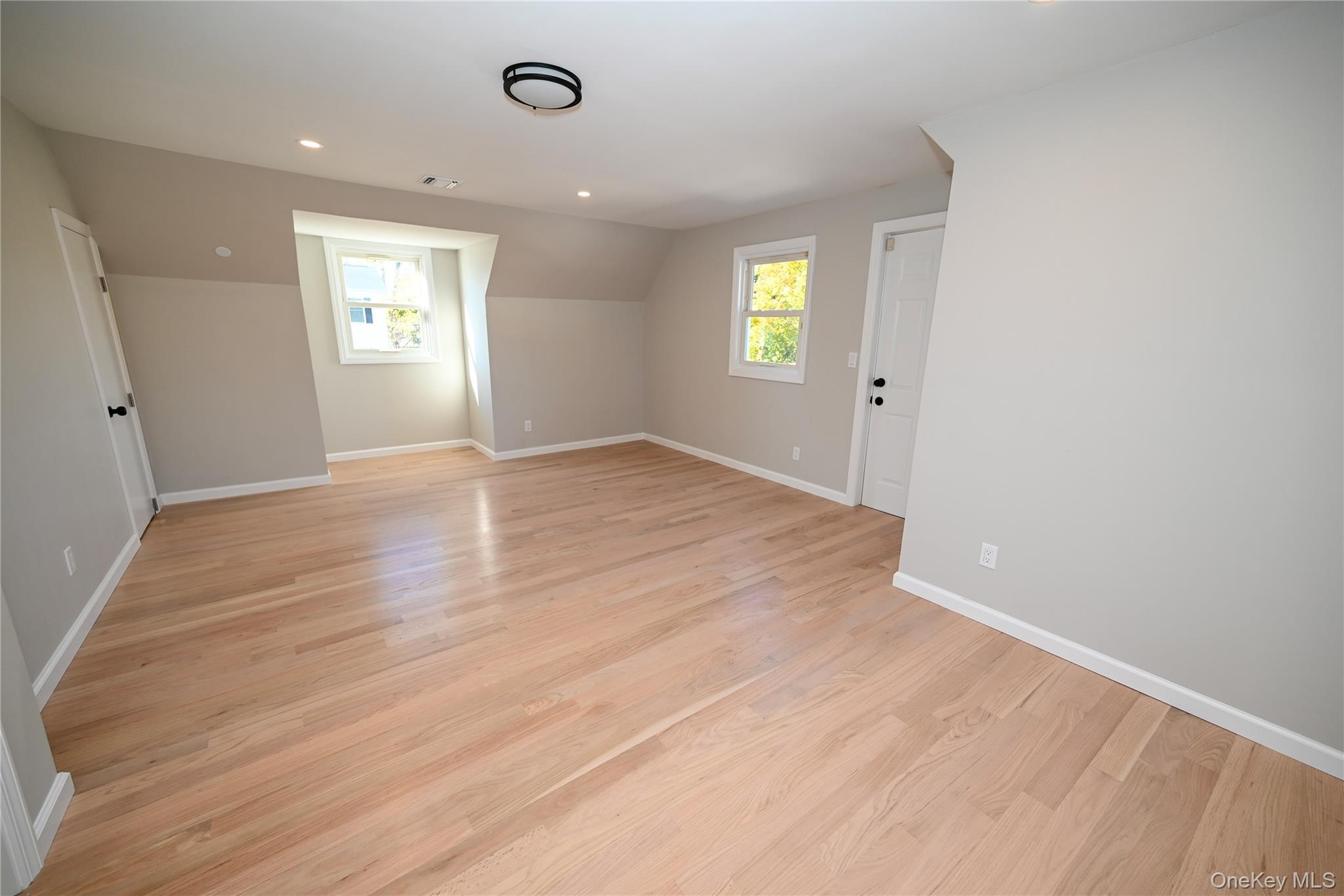 #15 photo, 124 Willett Place, Roosevelt , NY 11575