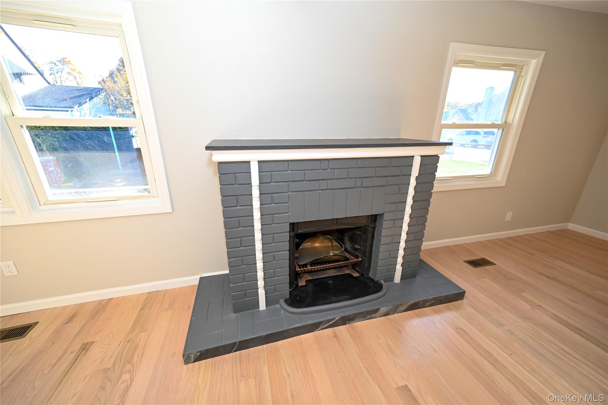 #8 photo, 124 Willett Place, Roosevelt , NY 11575