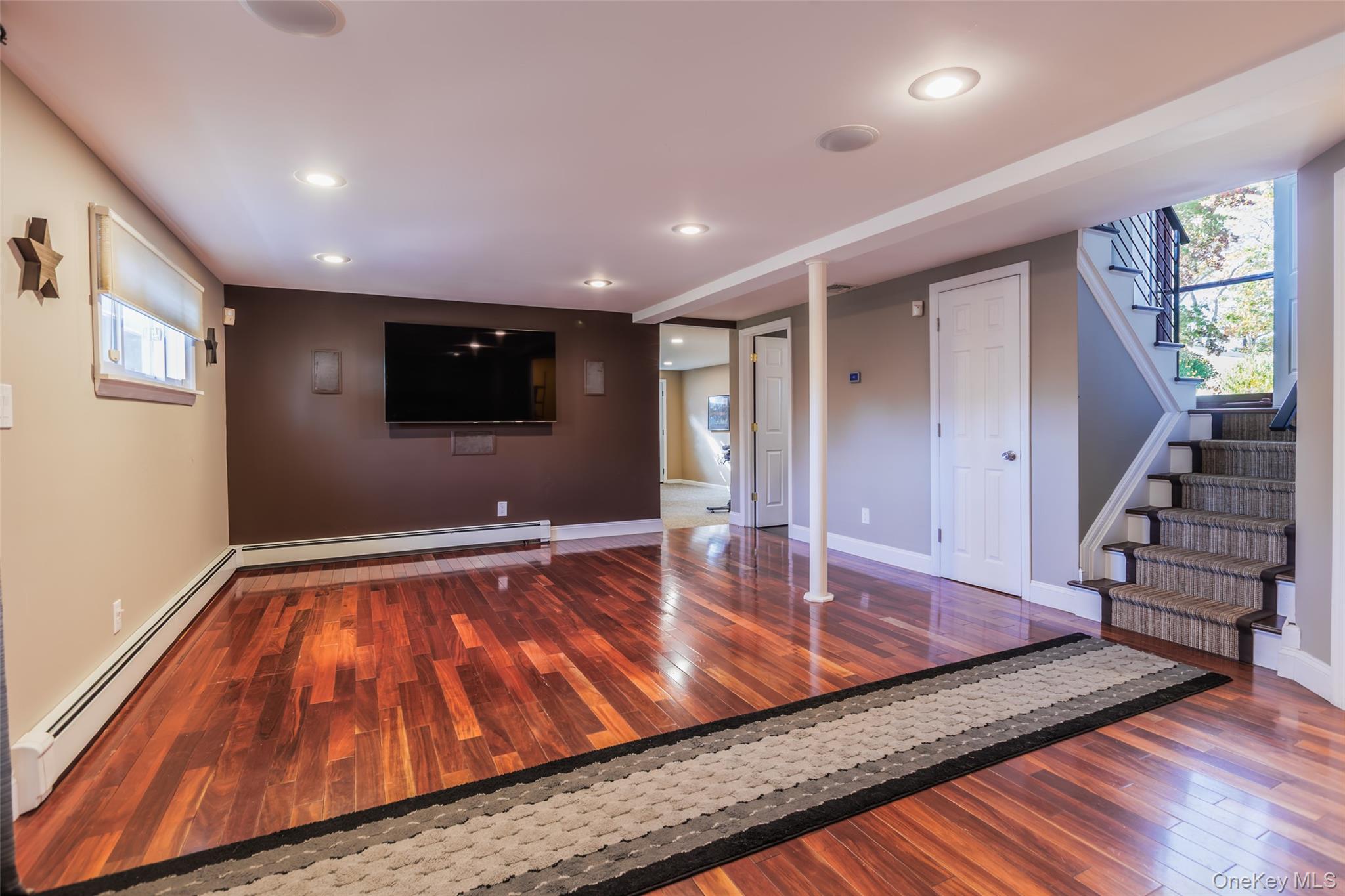 #18 photo, 11 Mohegan Lane, Commack , NY 11725