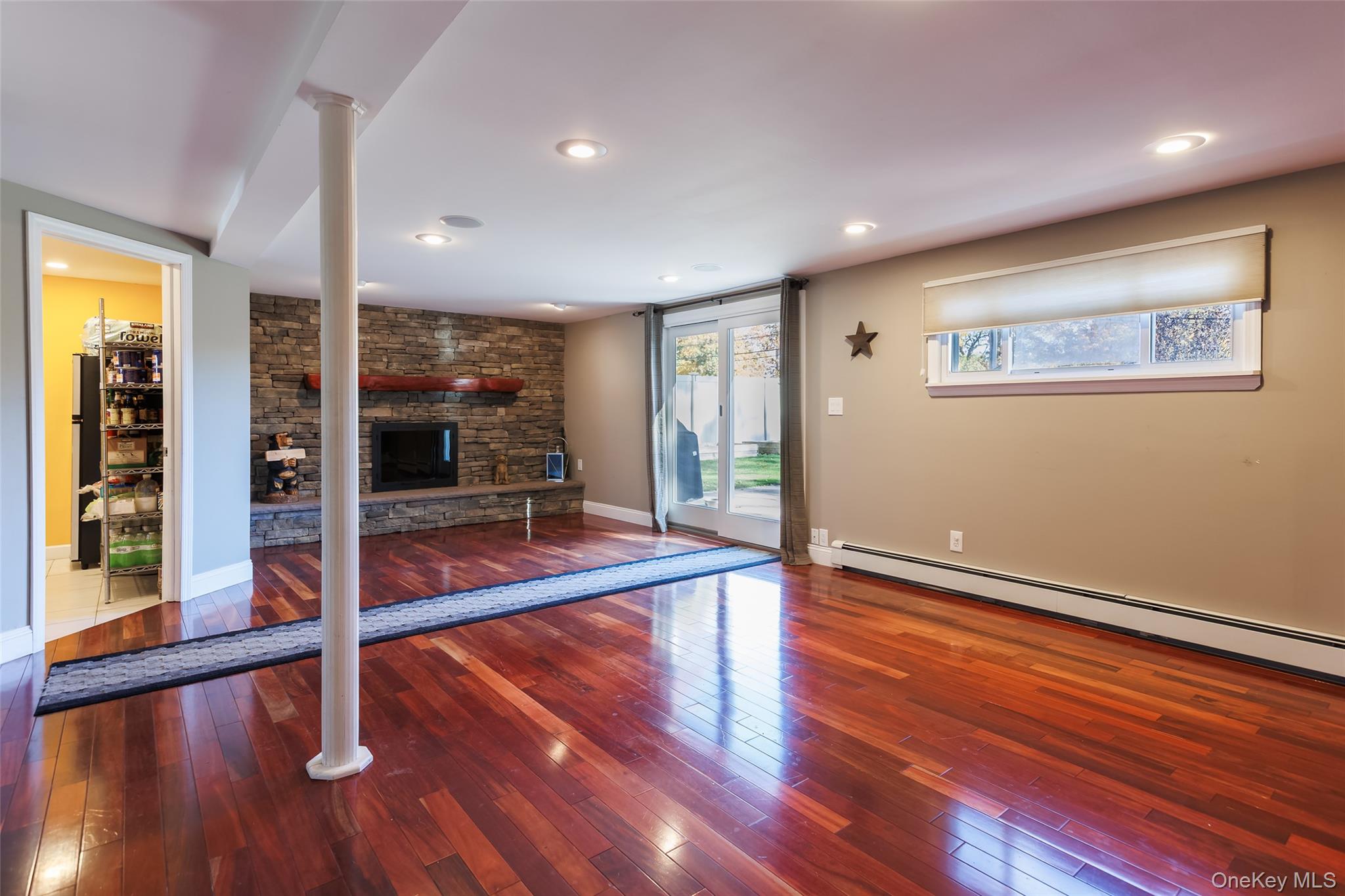 #19 photo, 11 Mohegan Lane, Commack , NY 11725