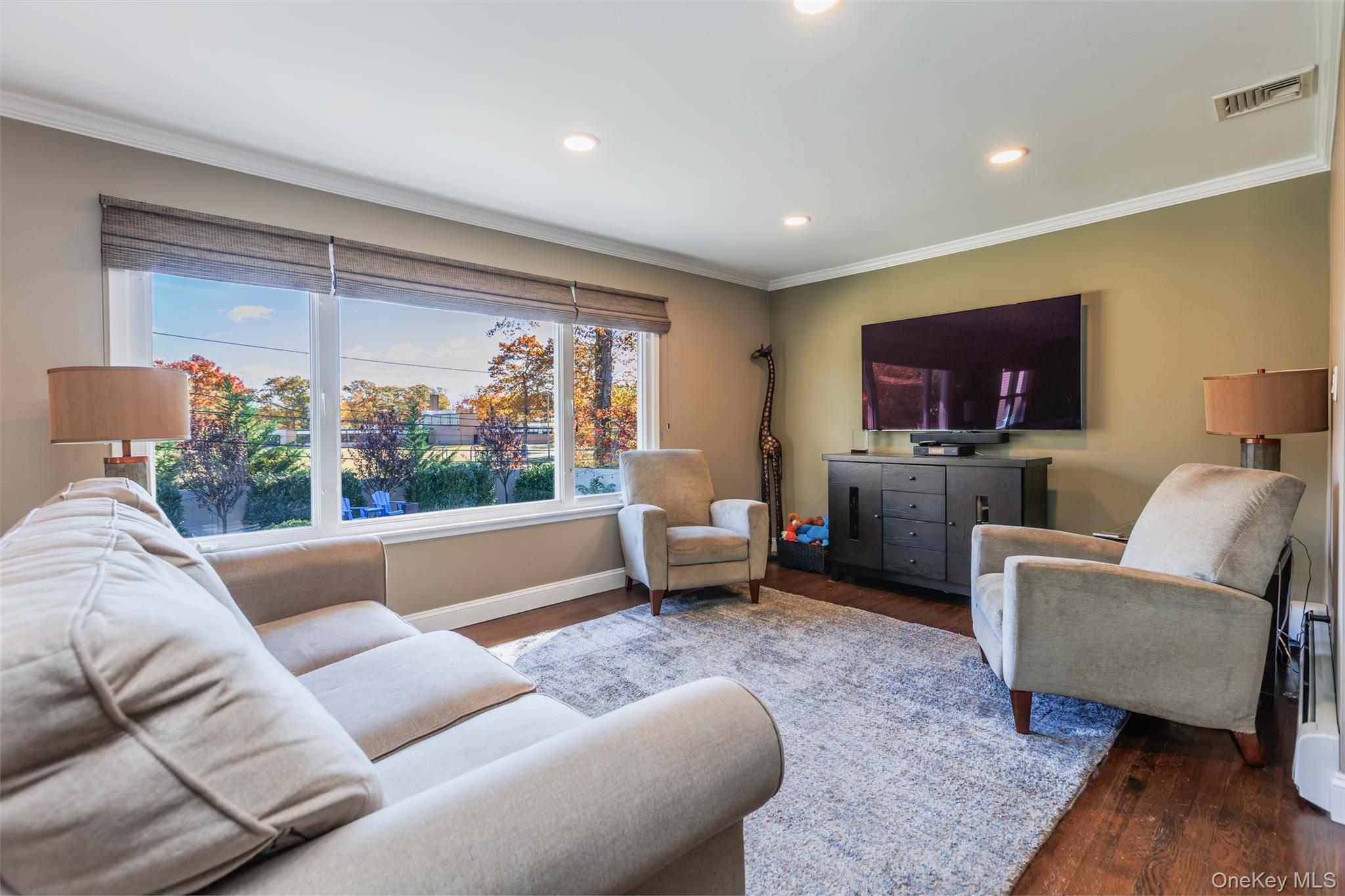 #4 photo, 11 Mohegan Lane, Commack , NY 11725