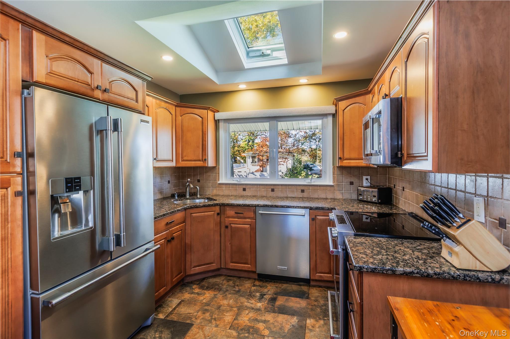 #7 photo, 11 Mohegan Lane, Commack , NY 11725