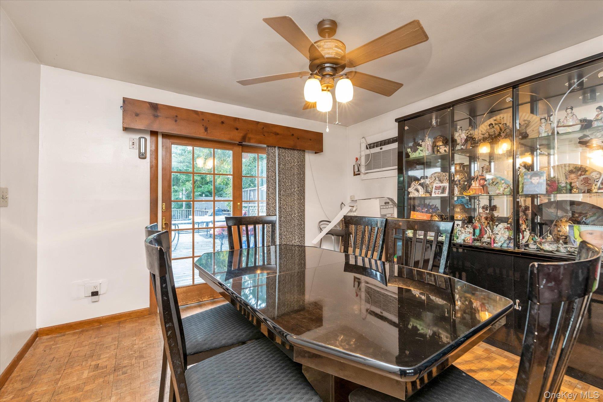 #5 photo, 270 Smith Avenue, Islip , NY 11751