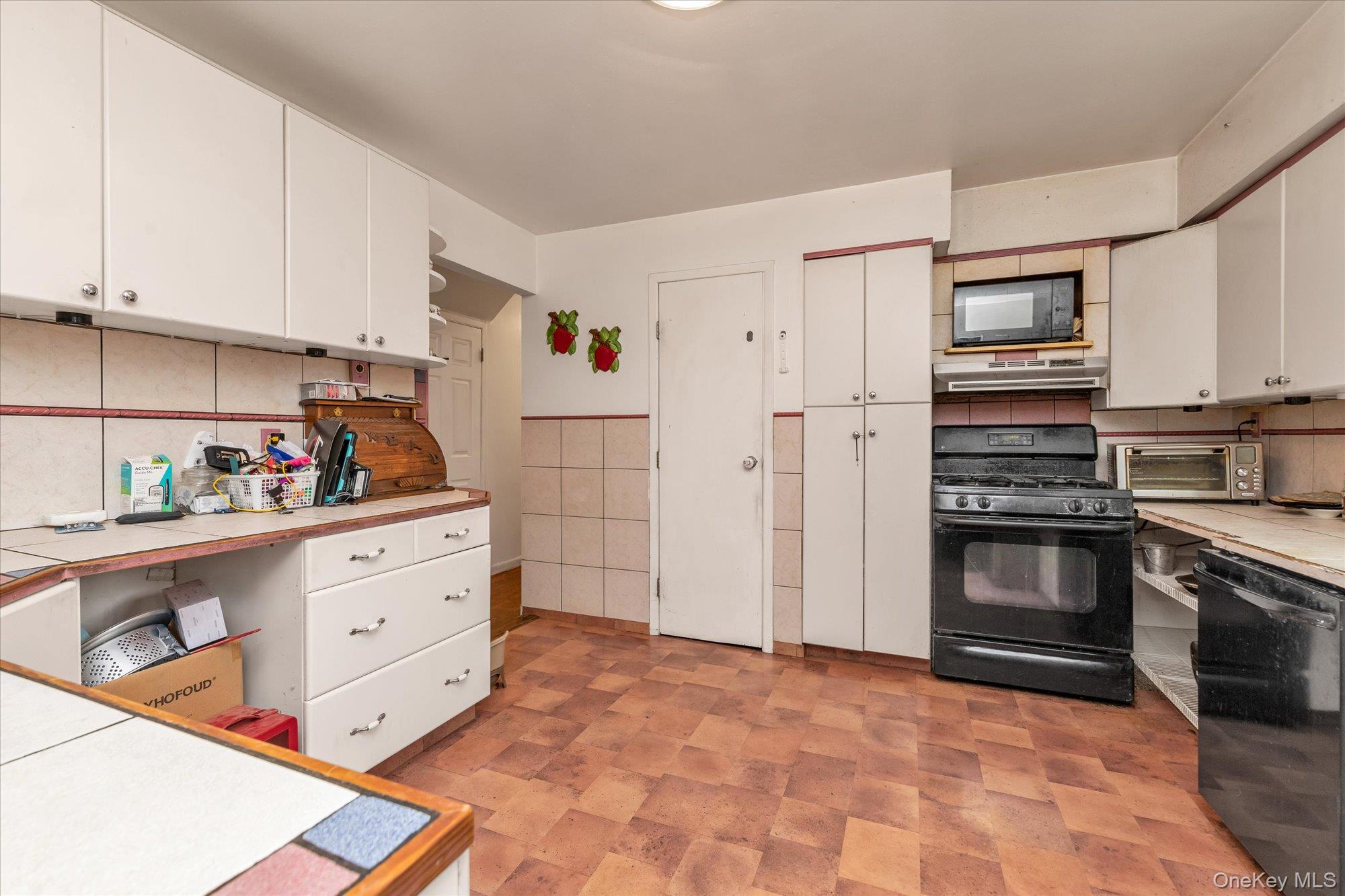 #6 photo, 270 Smith Avenue, Islip , NY 11751