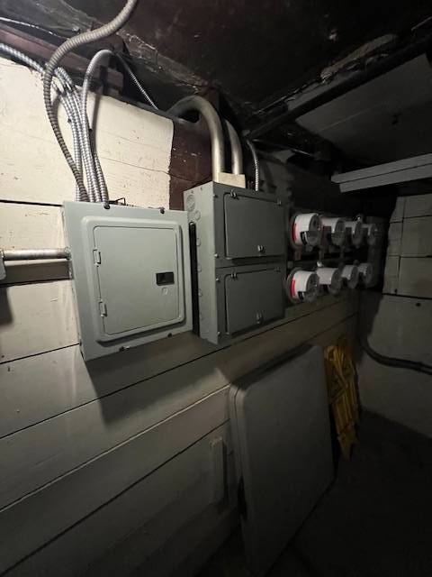 #14 photo, 31-49 33 street, Astoria , NY 11106