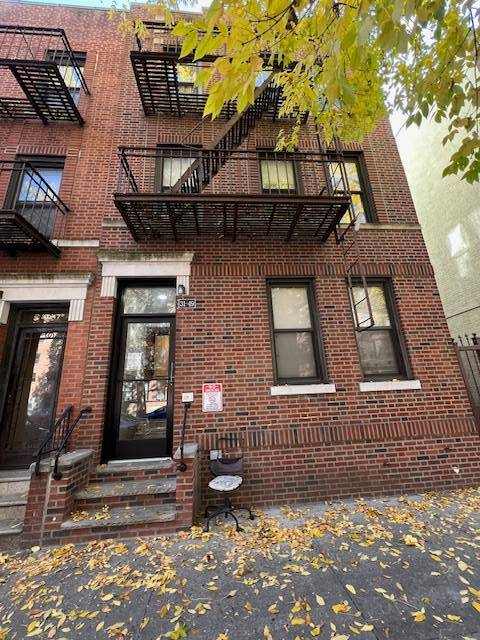 #2 photo, 31-49 33 street, Astoria , NY 11106