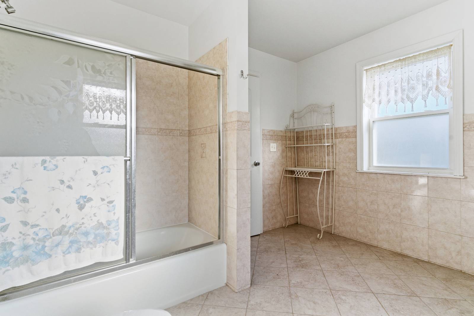 #5 photo, 2100 Naugles Dr., Mattituck , NY 11952