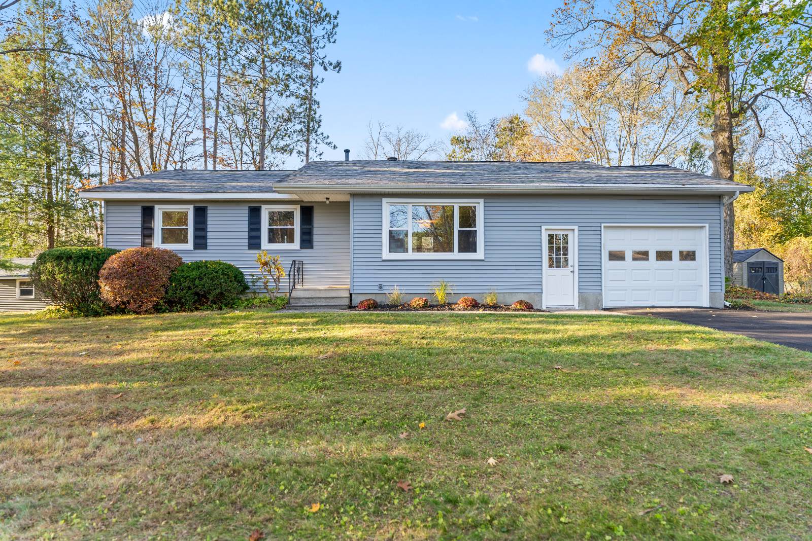 #1 photo, 10 Dawn Dr, Glenville , NY 12302