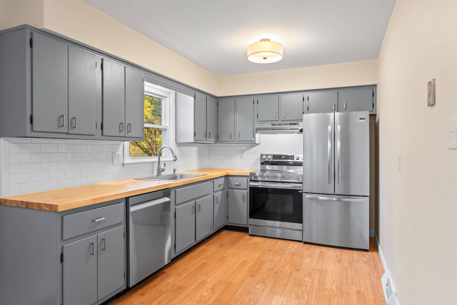 #11 photo, 10 Dawn Dr, Glenville , NY 12302