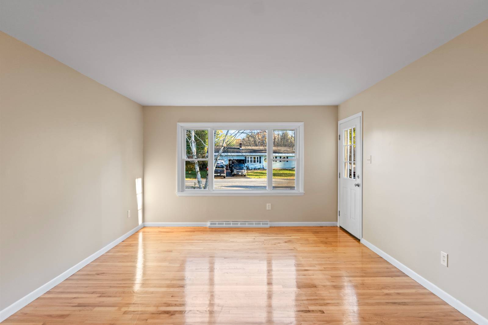 #8 photo, 10 Dawn Dr, Glenville , NY 12302