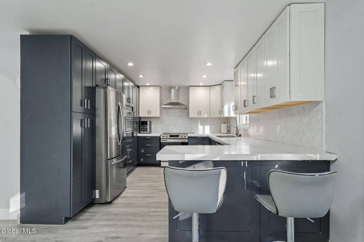 #11 photo, 93 Haughney Road, Troy , NY 12182