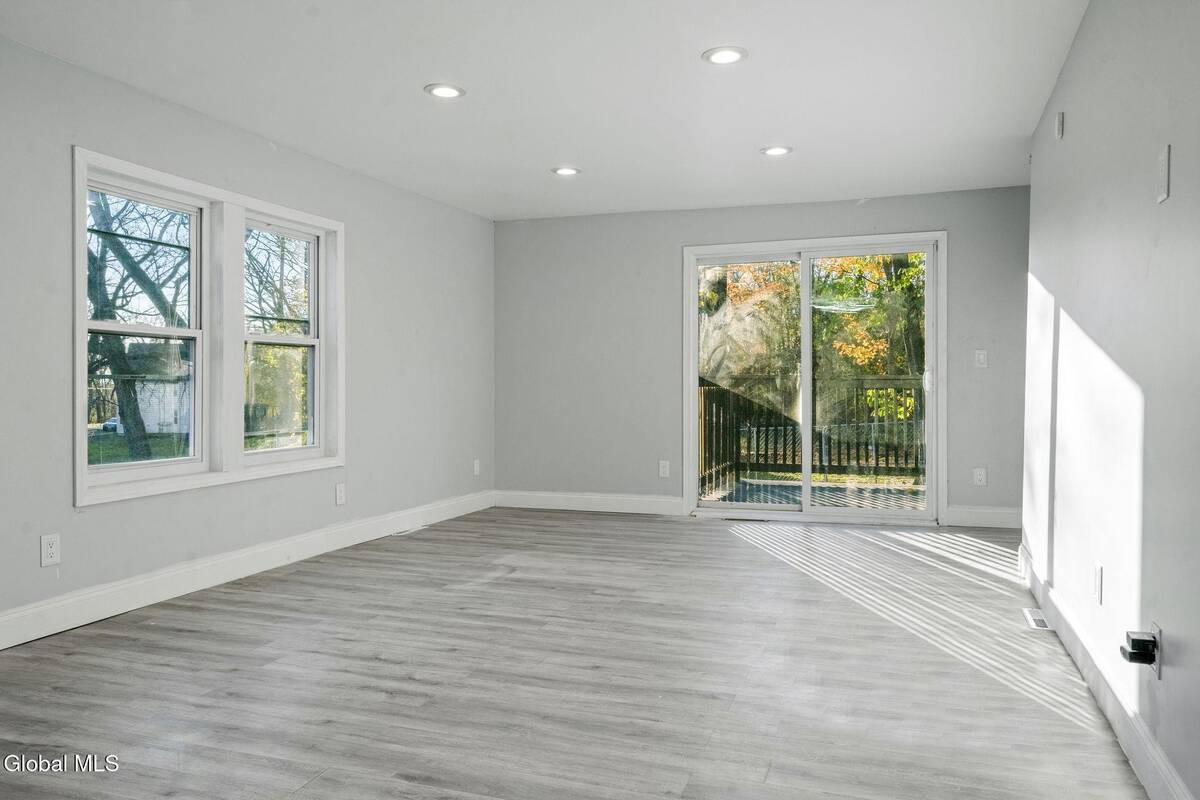 #20 photo, 93 Haughney Road, Troy , NY 12182