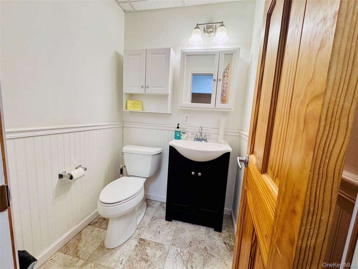 #11 photo, 1215 Montauk Highway, Oakdale , NY 11769