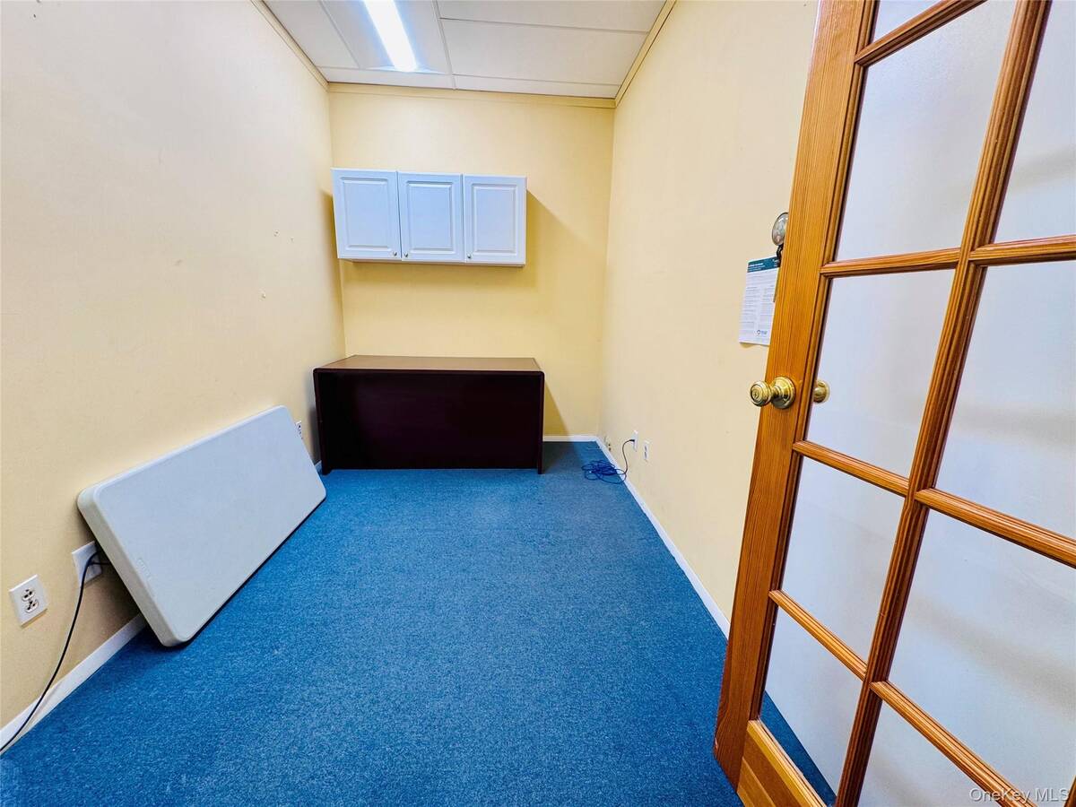 #8 photo, 1215 Montauk Highway, Oakdale , NY 11769