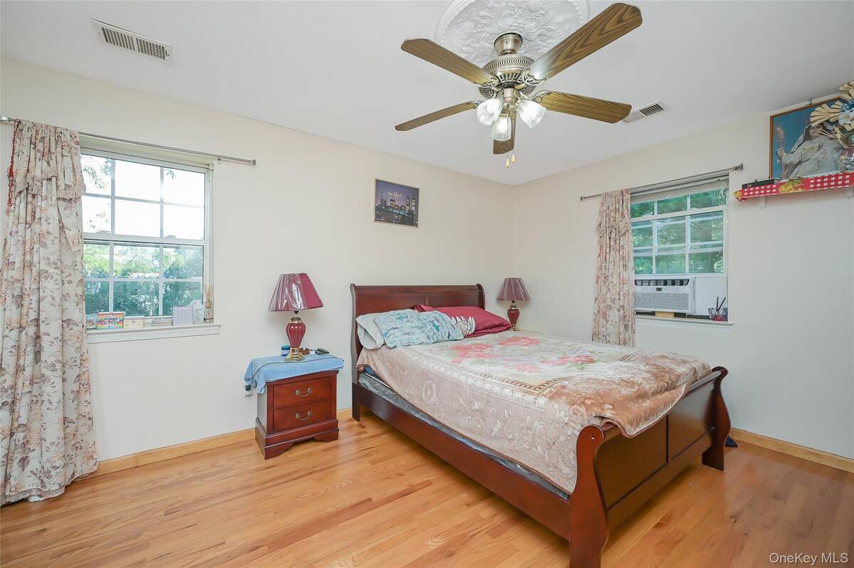 #13 photo, 2 Cherry Street, Central Islip , NY 11722