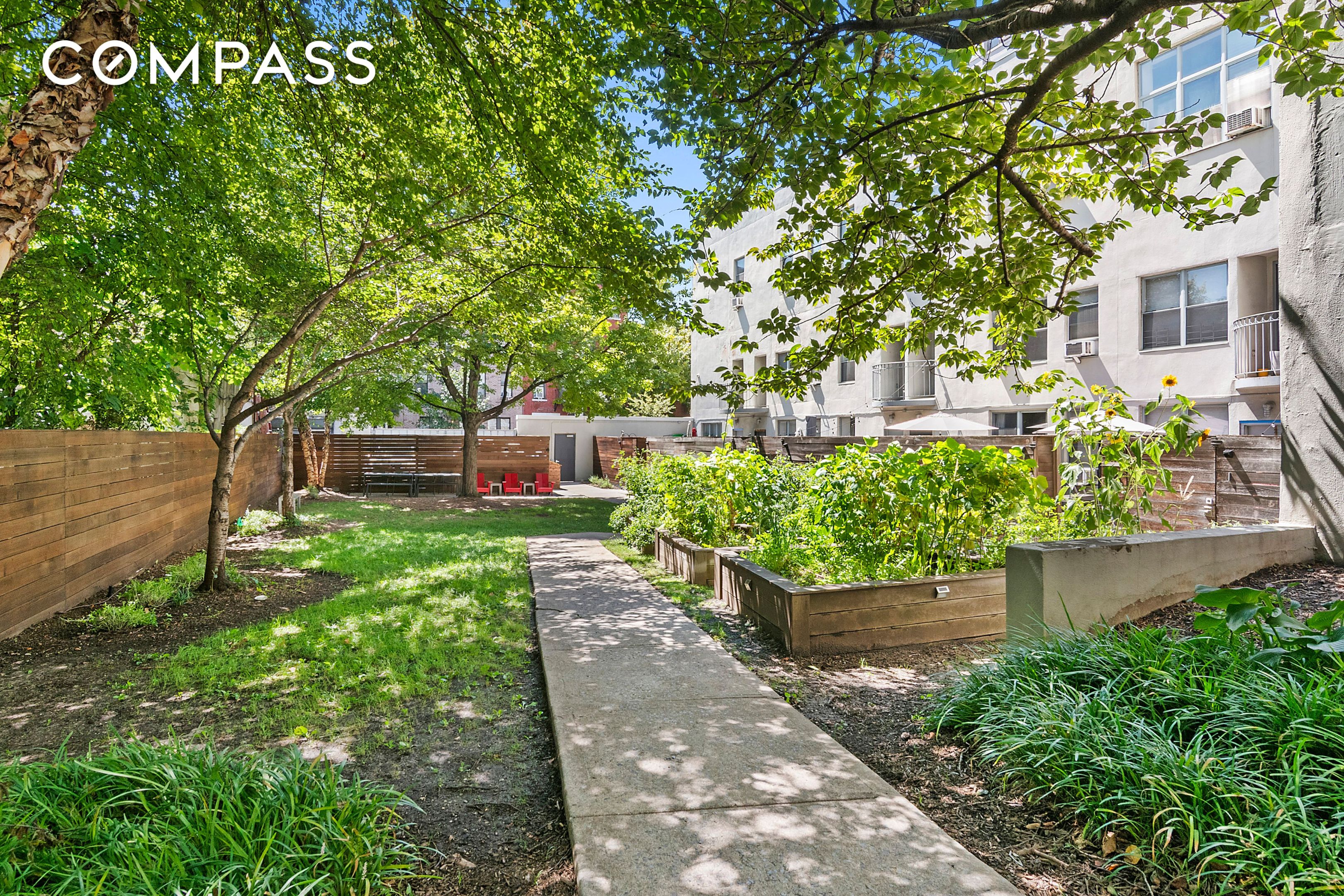 #12 photo, 204 Huntington Street, Carroll Gardens , NY 11231