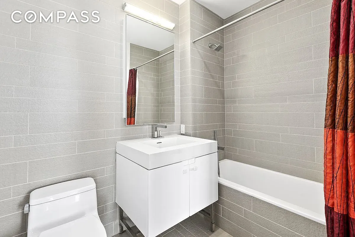 #8 photo, 388 Bridge Street, Downtown Brooklyn , NY 11201