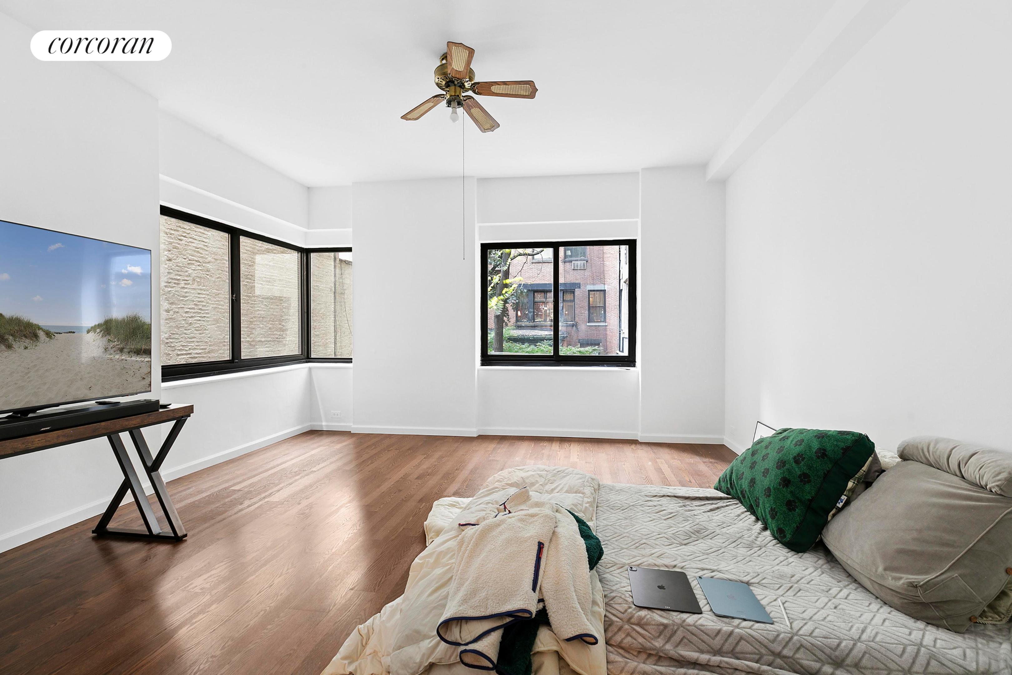 #17 photo, 25 E 83RD Street, Upper East Side , NY 10028