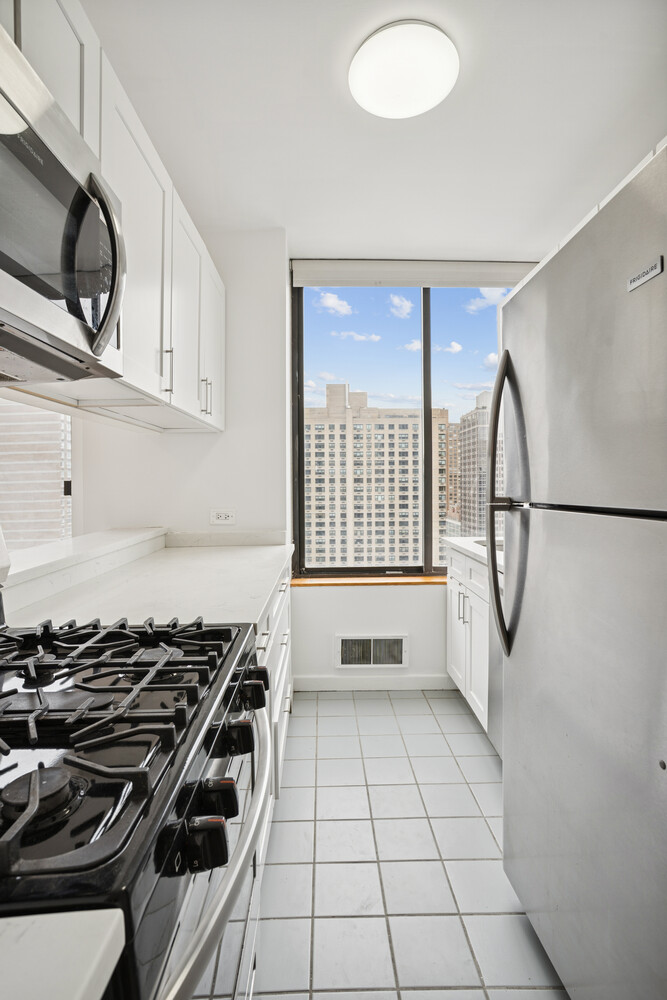 #6 photo, New York City, Yorkville , NY 10128