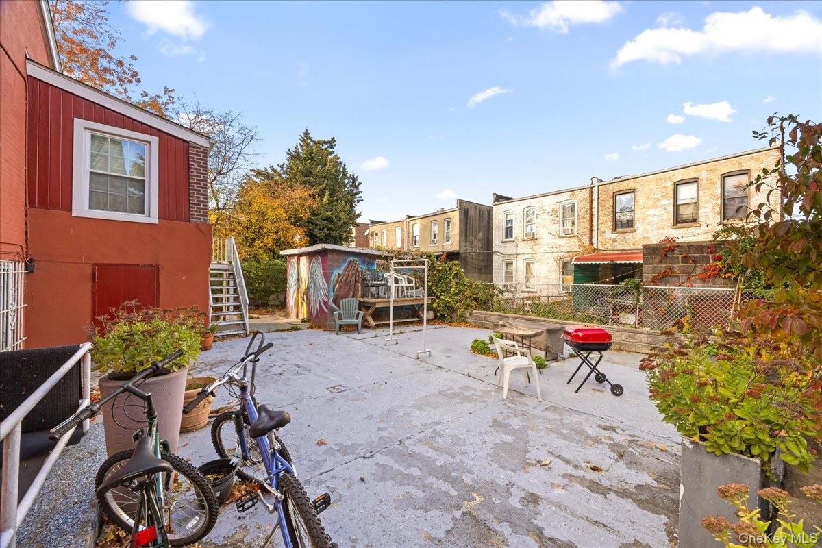 #9 photo, 945 E 222nd Street, Bronx , NY 10469