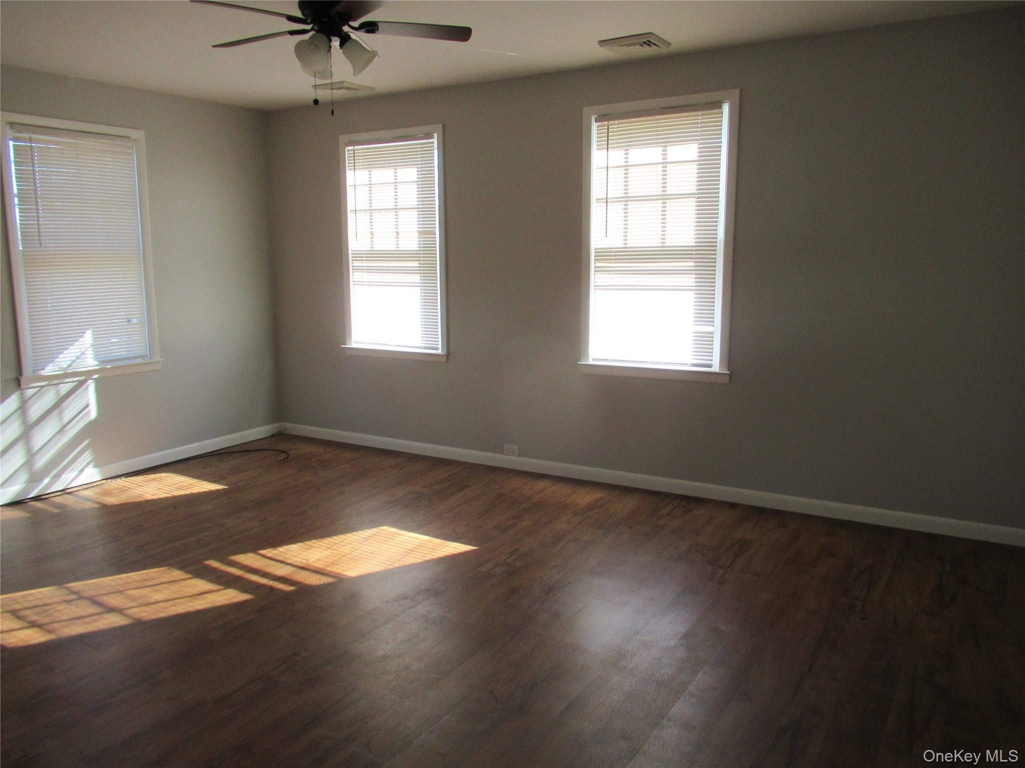 #8 photo, 26 Glass Street, Port Jervis , NY 12771