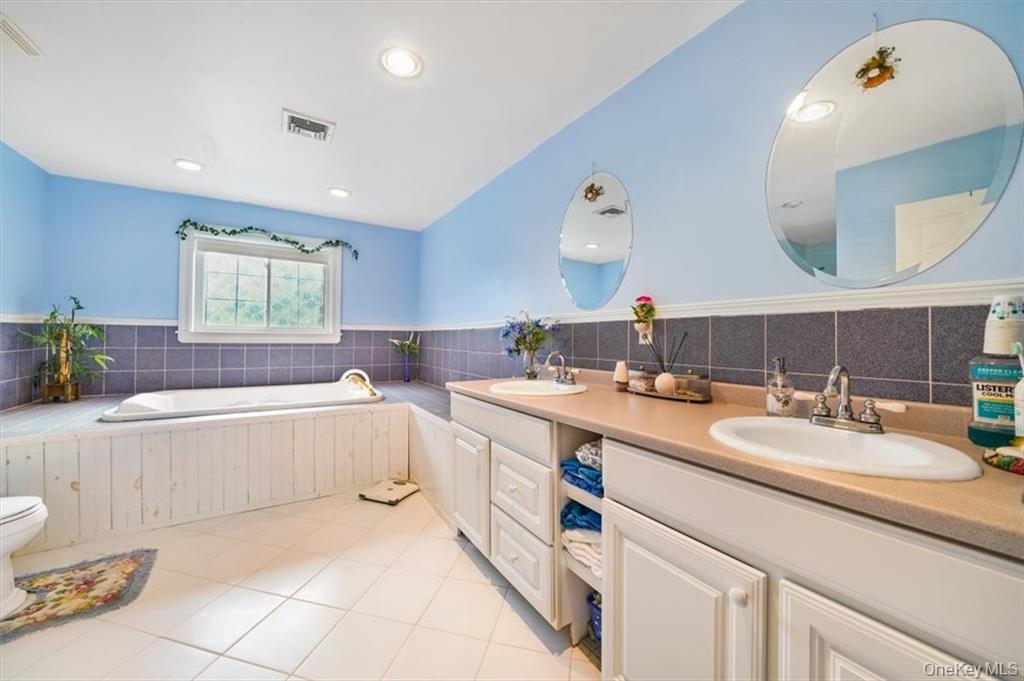 #5 photo, 2 Bruyn Avenue, Pine Bush , NY 12566