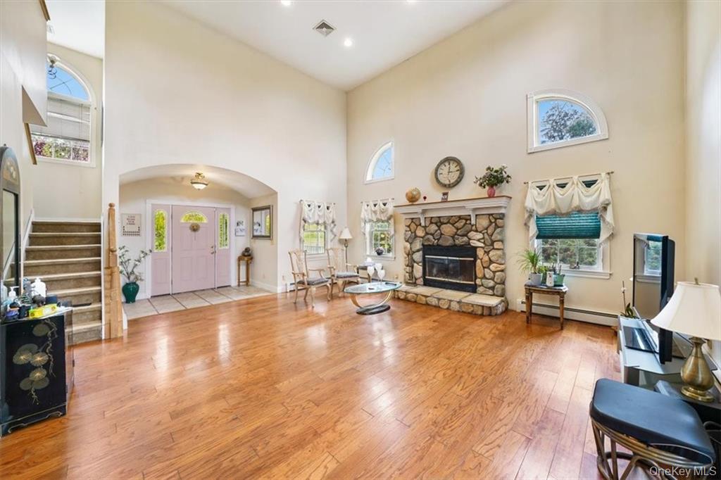 #6 photo, 2 Bruyn Avenue, Pine Bush , NY 12566