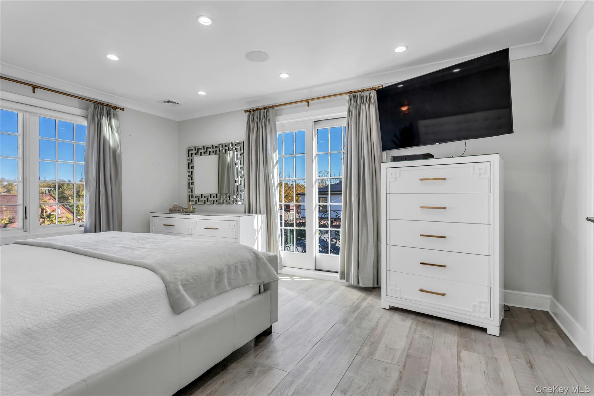 #19 photo, 1463 Burton Street, Whitestone , NY 11357