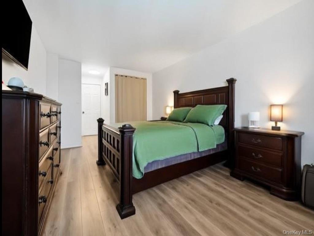 #12 photo, 61-20 Grand Central Parkway, Forest Hills , NY 11375