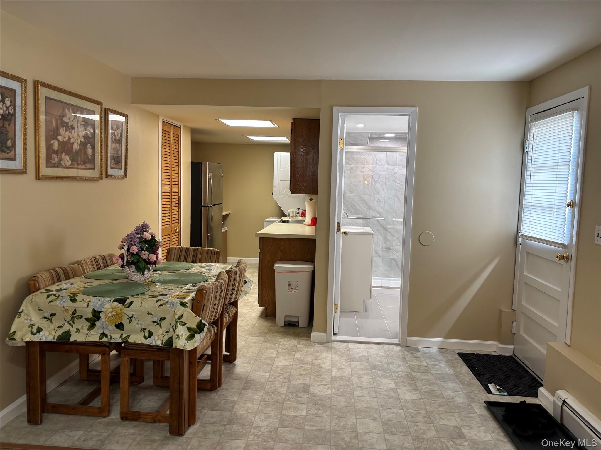 #3 photo, 293 Concord Avenue, Lindenhurst , NY 11757