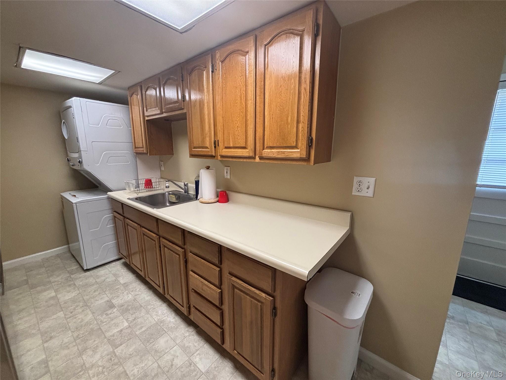 #6 photo, 293 Concord Avenue, Lindenhurst , NY 11757