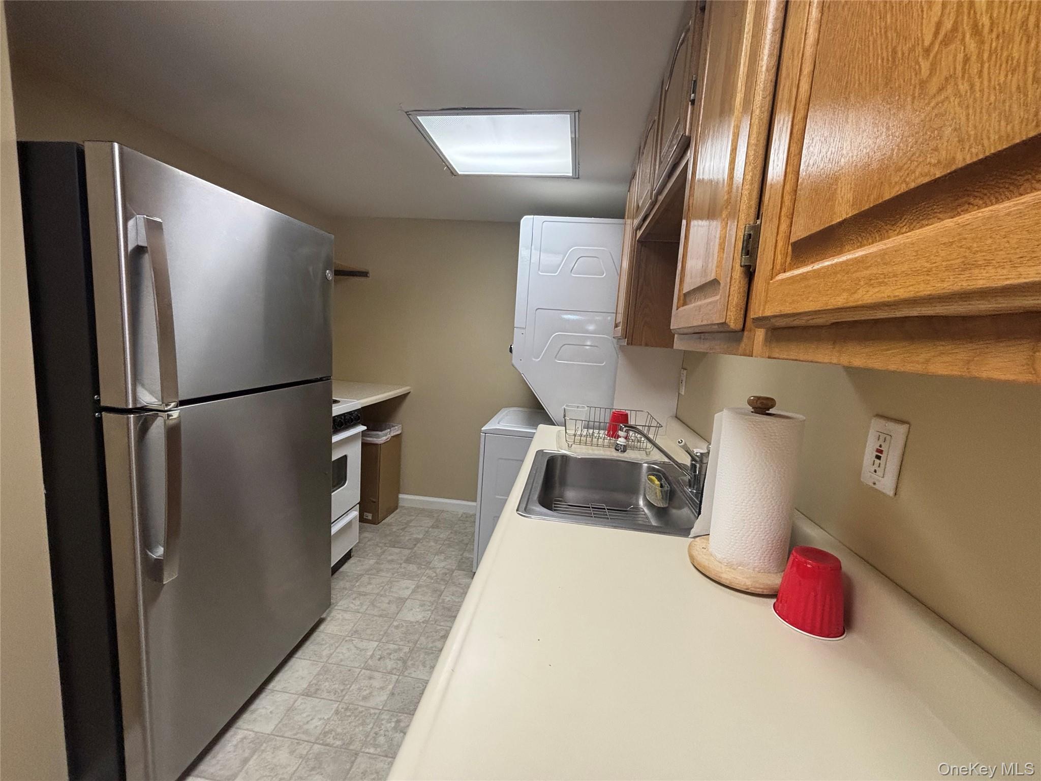 #7 photo, 293 Concord Avenue, Lindenhurst , NY 11757